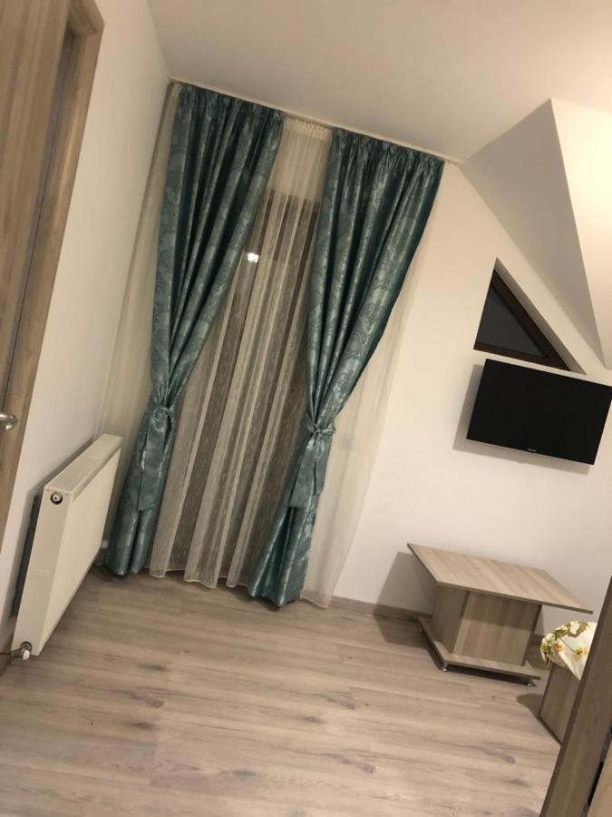 Отель New House Куртя-де-Арджеш Экстерьер фото