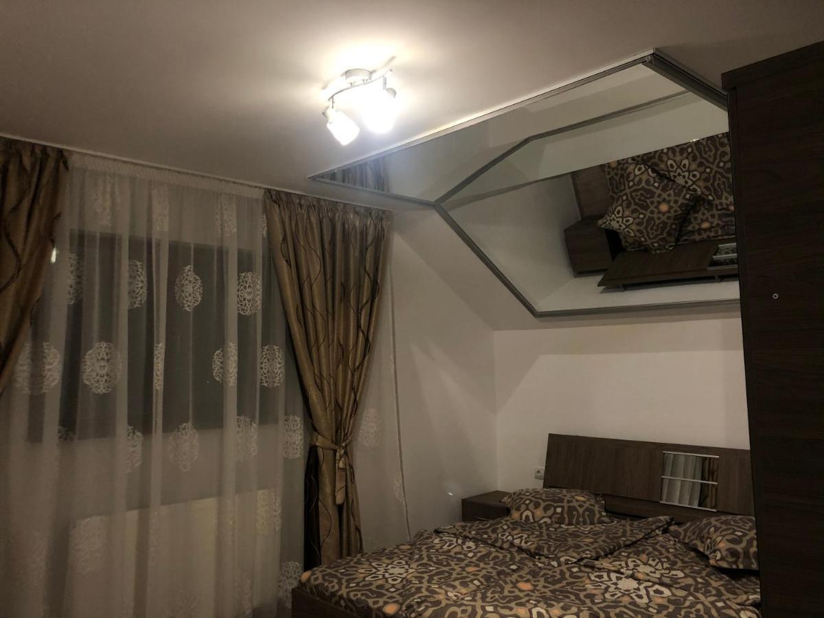 Отель New House Куртя-де-Арджеш Экстерьер фото