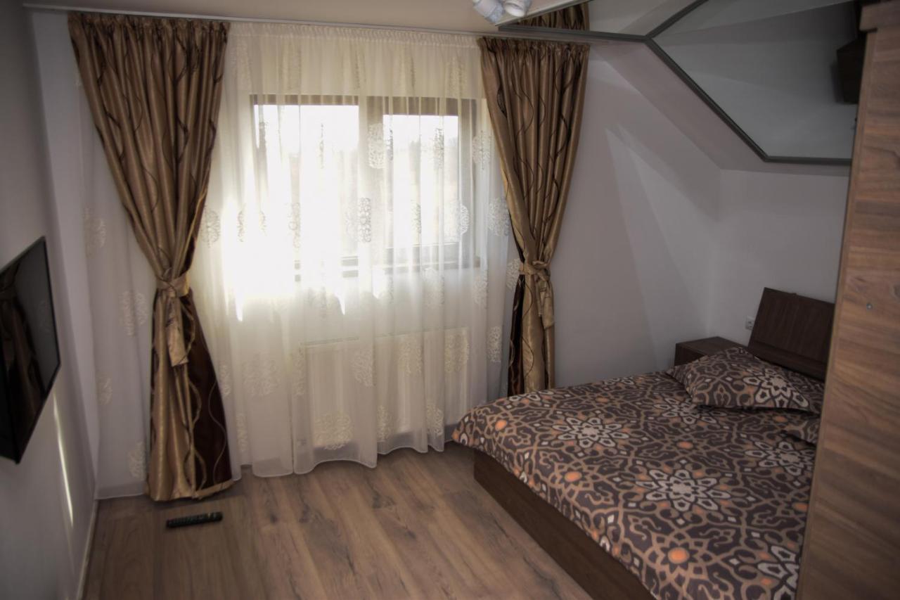 Отель New House Куртя-де-Арджеш Экстерьер фото